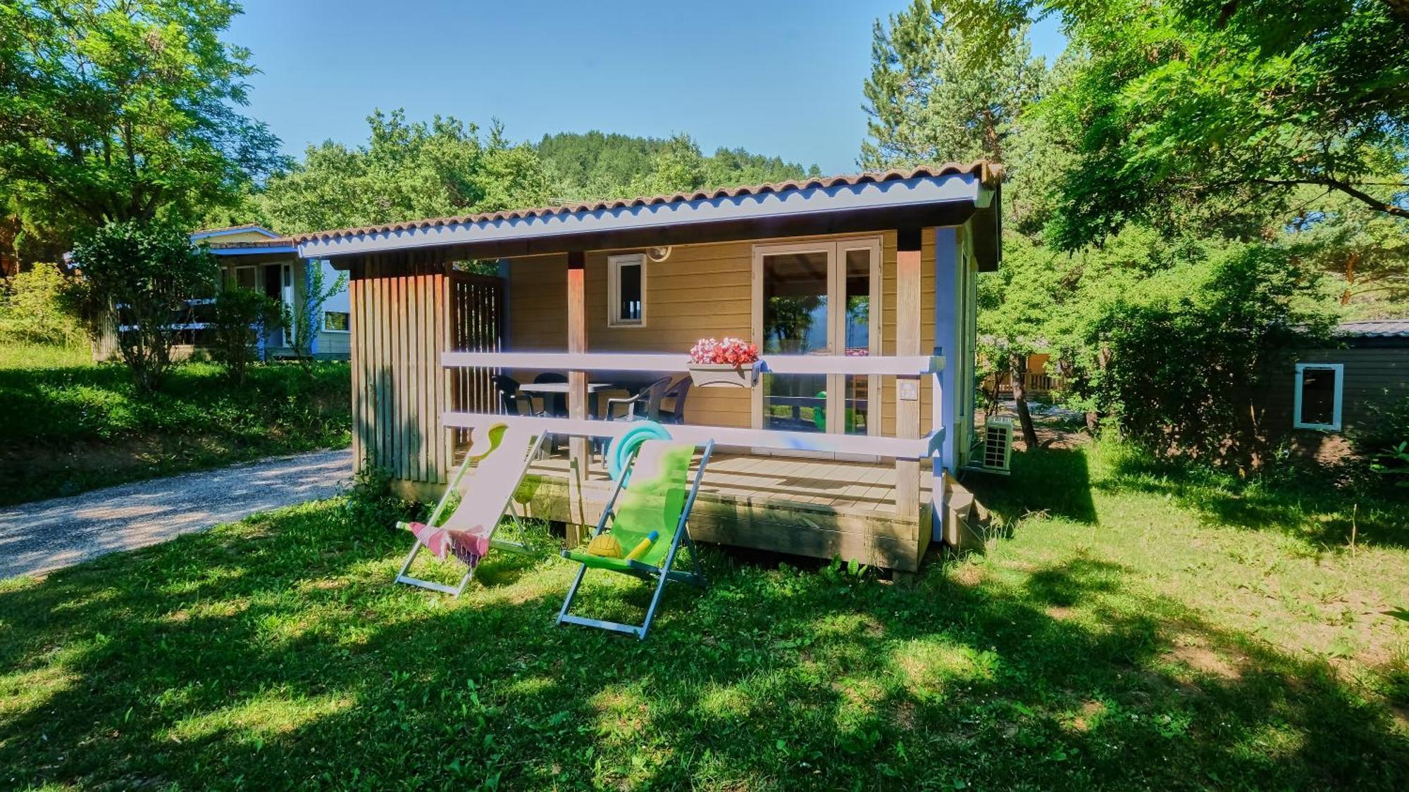 Camping Le Couriou Recoubeau-Jansac Екстериор снимка