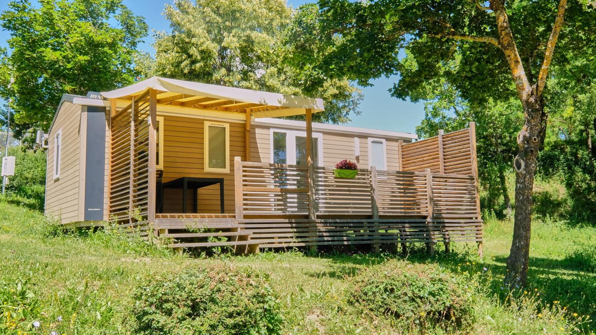 Camping Le Couriou Recoubeau-Jansac Екстериор снимка