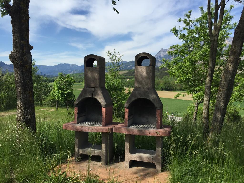 Camping Le Couriou Recoubeau-Jansac Екстериор снимка