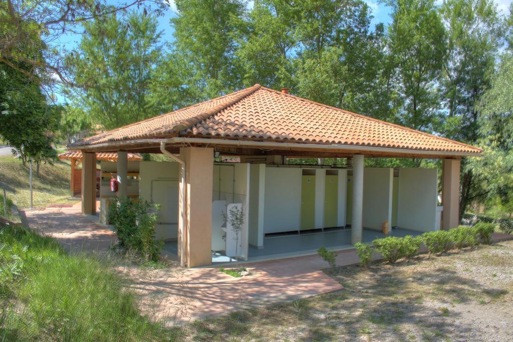 Camping Le Couriou Recoubeau-Jansac Екстериор снимка