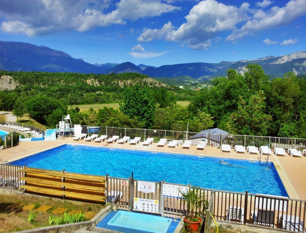 Camping Le Couriou Recoubeau-Jansac Екстериор снимка